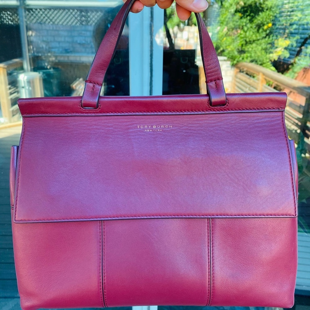 Tory burch Block T leather